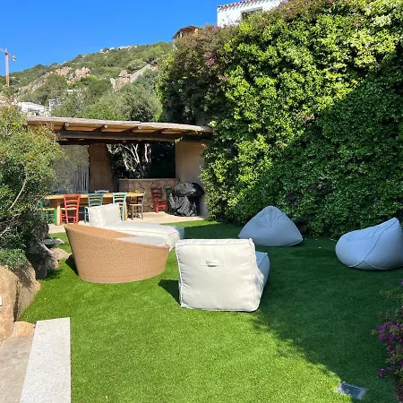 Lino Villa *
